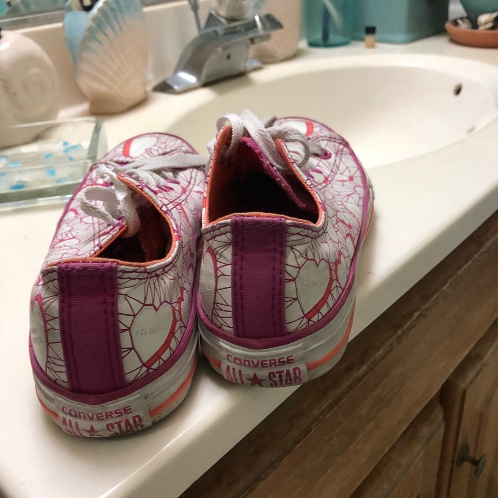 Girls Converse - Picture 2 of 3
